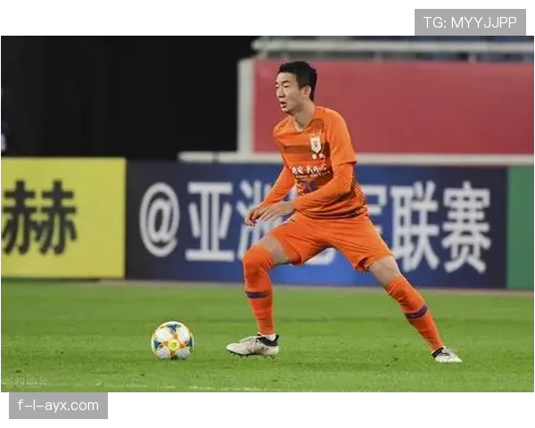 拉波尔特状态回暖，稳健中卫风格助球队筑牢防线