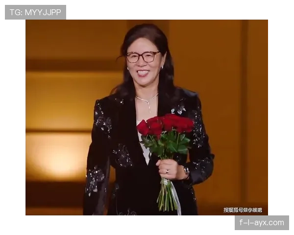 郎平退役后这顿饭吃得比训练还准时，自律到让人怀疑她是不是还在带女排